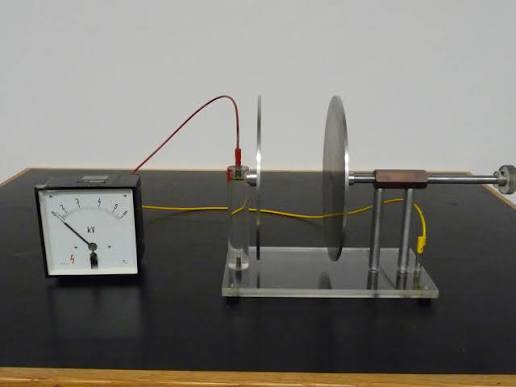 plate_capacitor.png